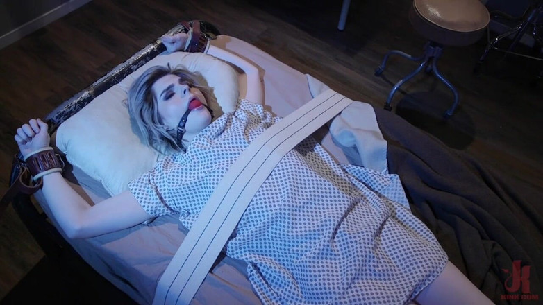 Kink TS: 噩梦护士：埃拉好莱坞乱搞护士cherie deville