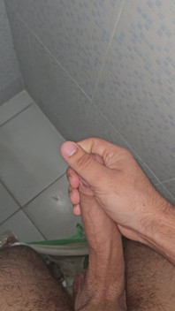 Masturbing My Bick Algerian Cock