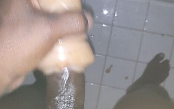 Black guy: Masturbando s7 e1