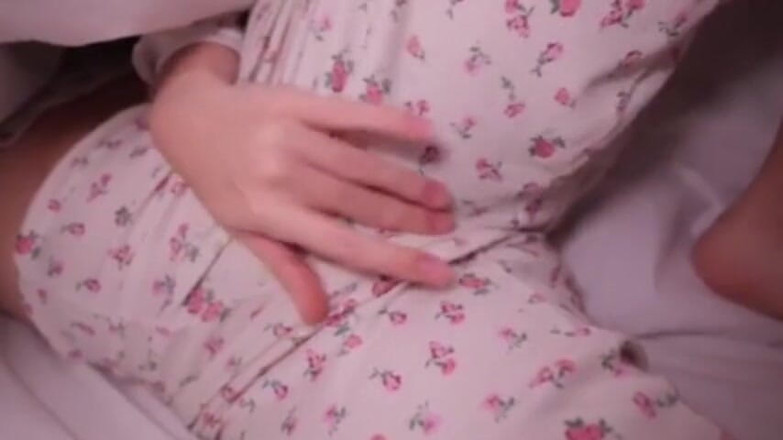 Loly Lola: Am avut un orgasm bun cu un vibrator înainte de culcare.