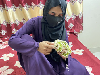 Bdsex24: Adik tiri seksi saya bertemu dengan teman lelakinya hari Valentine