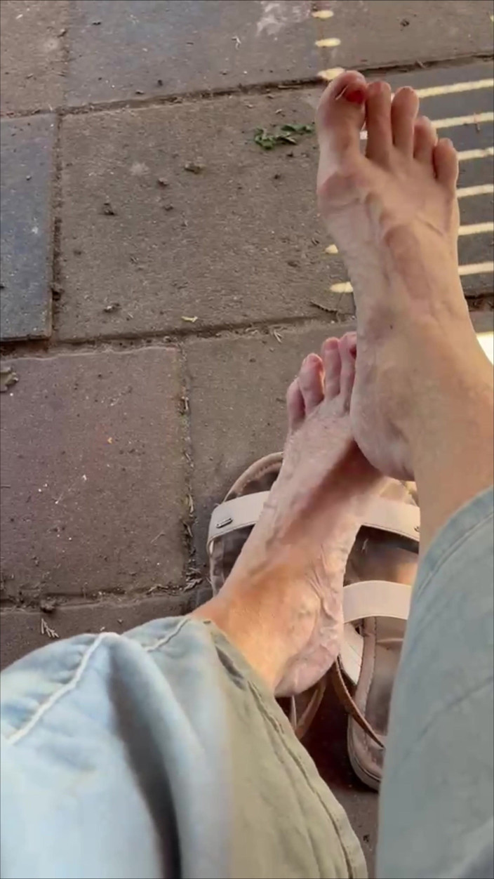 Goldschatz59: Mes Vieux Pieds Ont Une Courte Pause