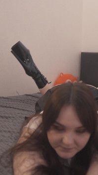 Dominação feminina cinta-com botas