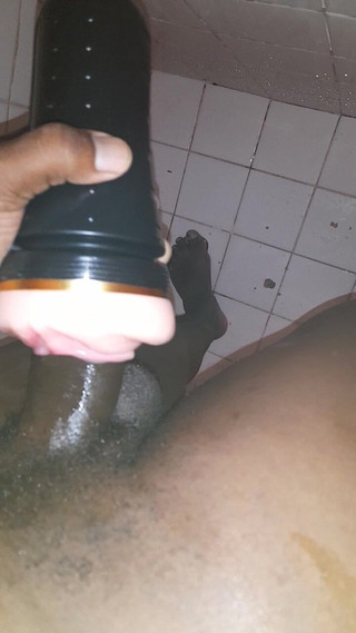 Black guy: S9 E6 따먹기