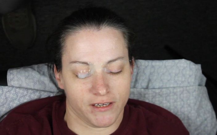 Dirty Dees: Compilation d’éjacs faciales avec Dirty Dees 2