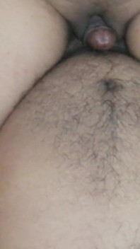 Desi stiefmutter und stiefsohn hinter den kulissen