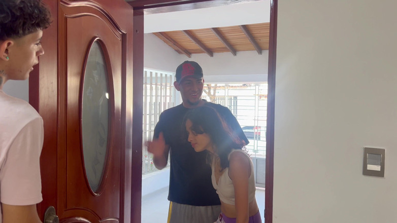 KenaySexxx: Bet Between Friends They Have to Share His Wife's Pussy...