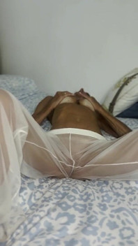 Sienna Diamond - pantalones invisibles striptease