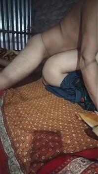 밤에 인도 처녀 의붓아줌마 따먹기