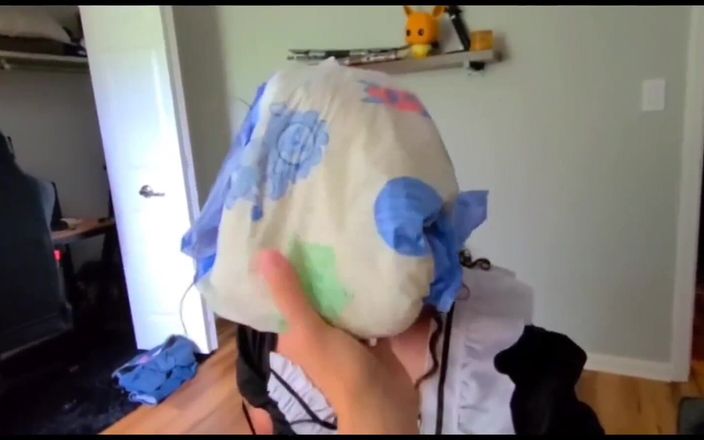 Kinkytwinkpamps: Twink coloca cachorrinho molhado no rosto de empregadas e redemoinho