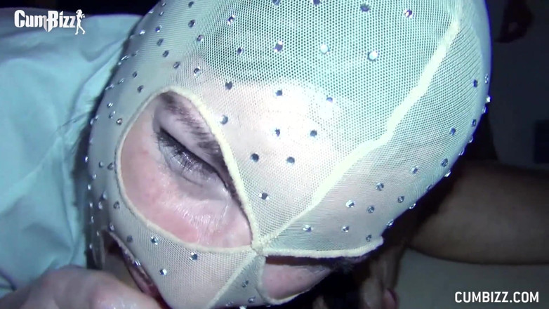 Cumbizz: Dutch teen getting a Dp treatment she moans like crazy...