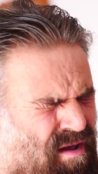 Bearfilms - joven Adam Jones se folla a papá oso Alfer Cuero
