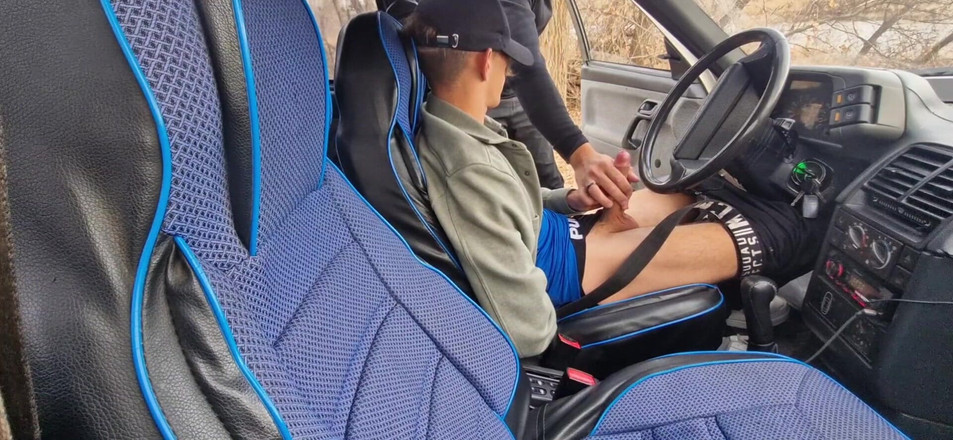 AlexGay: Гарячий круїз публічно відтрахав тугу дірку фембоя молодого студента холодної осені