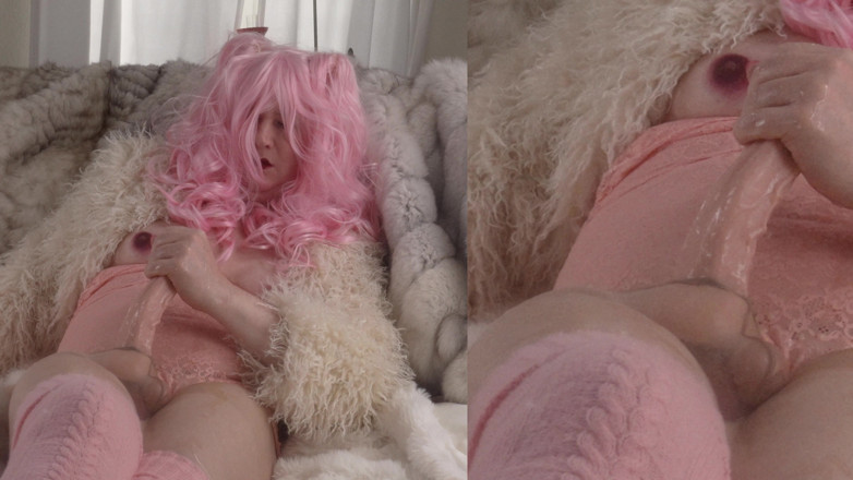 Trans fur bitch: Rothaarige Pelzschlampe Verspritzt Viel Sperma Aus Riesigem Futa Schwanz