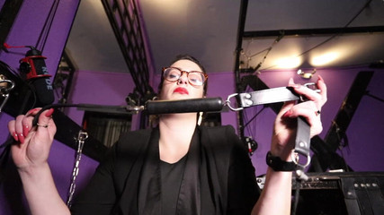 Countess diamond: Děvka s kapající děvkou