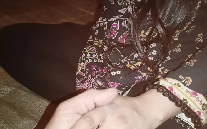 Faryal: Dnes jsem dal svého ptáka do pusy Bhabhi