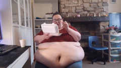 SSBBWLadyBrads: 脂っこい食べ物で太った顔を詰め込む