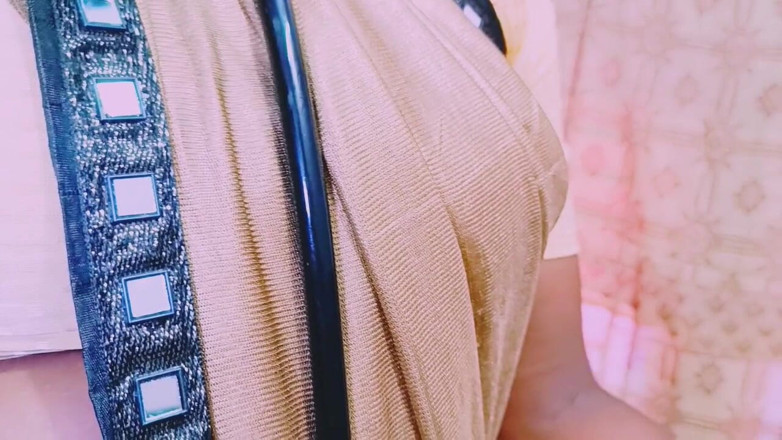Honey lips: marij ki haardakor chudaee ke saath Villege doktar. telugu gandi...