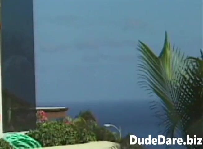 DudeDare: Lelaki dijilat pantatnya kemudian dikongkek dengan kuat