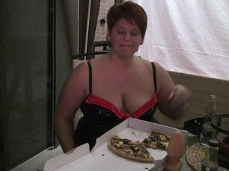 Anna Devot: Annadevot - mangio la pizza