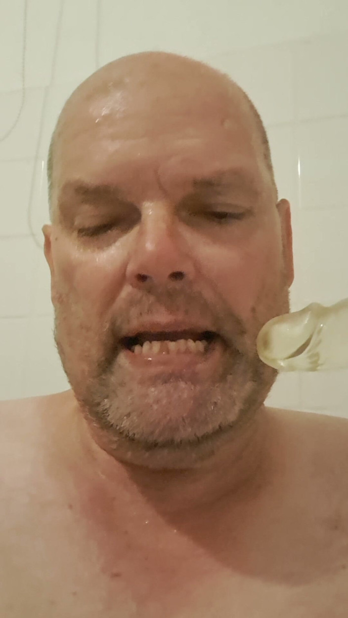 Fickspecht: The Bitch Is Back, the Whore?