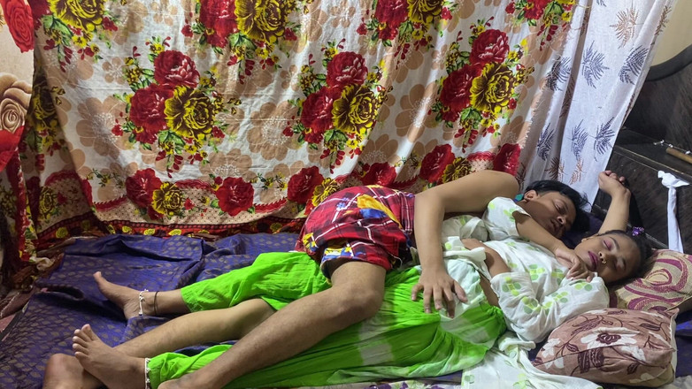 Hindi-Sex: Fodendo menina indiana de 18 anos