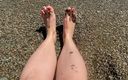 Anal stepmom Mary Di: Amateur Outdoors Showing Feet