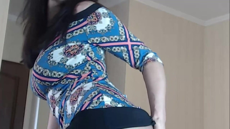 Hot Wife Nikole: Olhe pelas costas da sua madrasta.