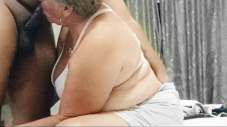 Milfta boohot: Anal Sex with a 70-year-old Veteran MILF