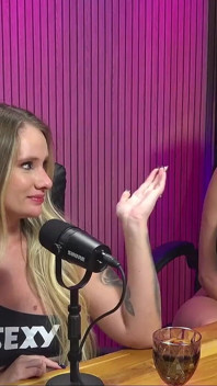 Podcast Turns Suruba! 4 Fucking Hotties, Suck Pussy, Play with Vibrators and Cum Shamelessly Together!