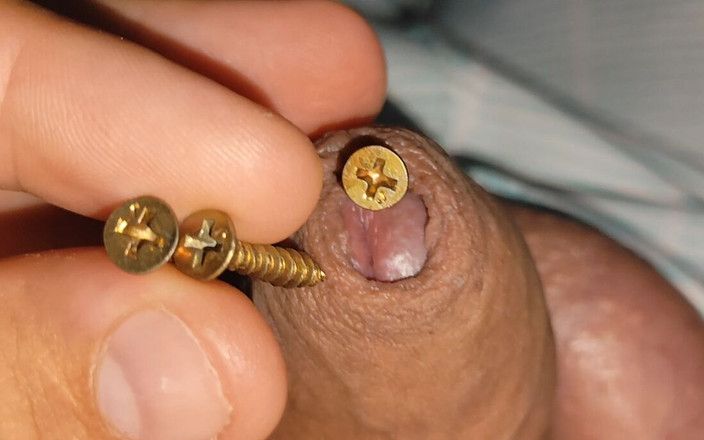 Straight Daddy Club: Penisin kaç vida taşıyabileceğini vurgulamak.