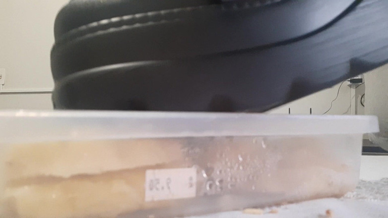 Bladexfeet: Botlarla Ananas Ezmek