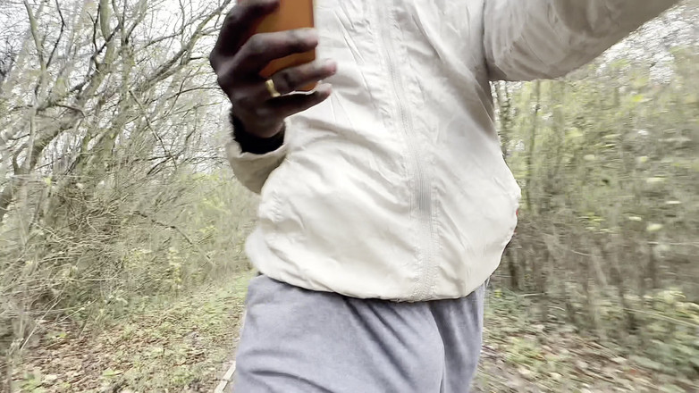 MrMagicDevil: 私は新しいアレを身に着けて散歩に出ている。