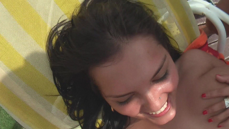 Erotic Planet X: Cô bé tóc vàng bú cu và banh âm hộ trong...