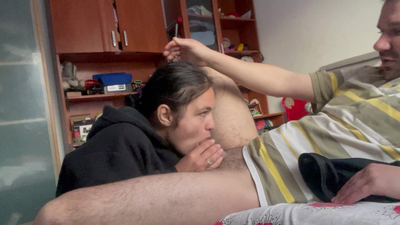 Ionut899: समस्याग्रस्त सौतेली बेटी अपने सौतेले पिता से प्यार करती है