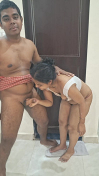 Část 1Bengali Bhabhi s Bihari Jiju Honění