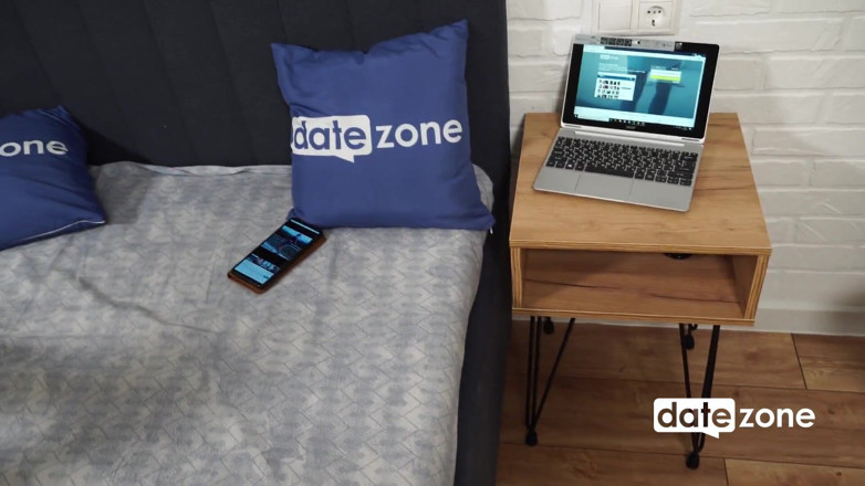 Datezone: Yüzüne boşaldıkça arkadaşımın kız arkadaşıyla göz teması