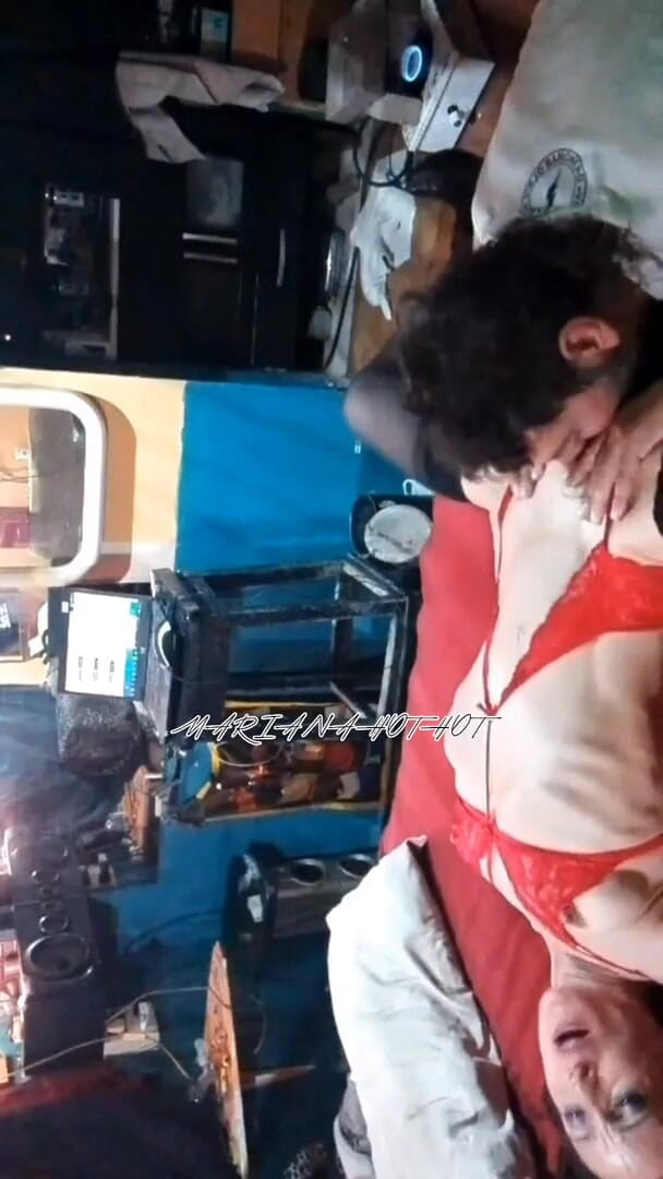 Marian sofar: Chupando Concha Argentina