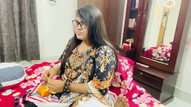 Nadiyaxxx02: Married Older Stepsister Gets Fucked by Younger Stepbrother and Her...