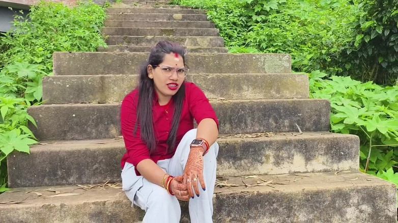Sona bhabhi: Сцены с поцелуями и прессом индийской девушки дези от ее бойфренда в лесу
