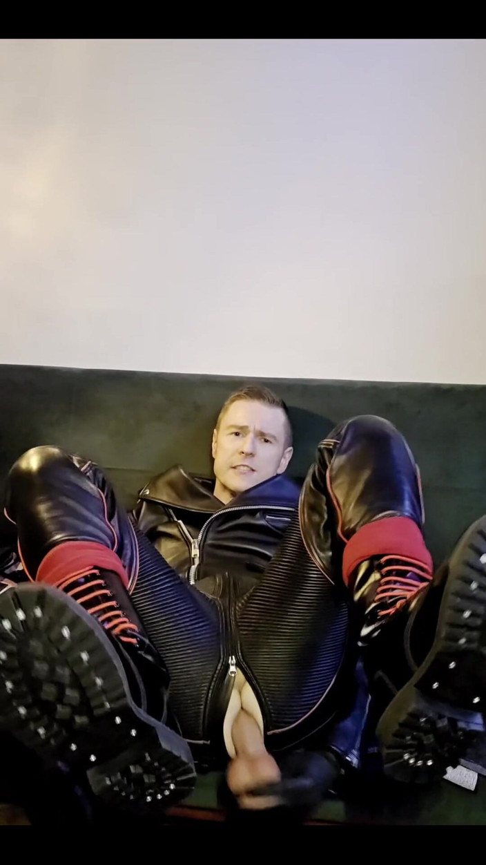 Roman Heart: În latex cu vibrator
