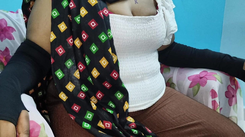 SneakyManner48: India tía tatuada cliente, tuve relaciones sexuales con ella inesperadamente...