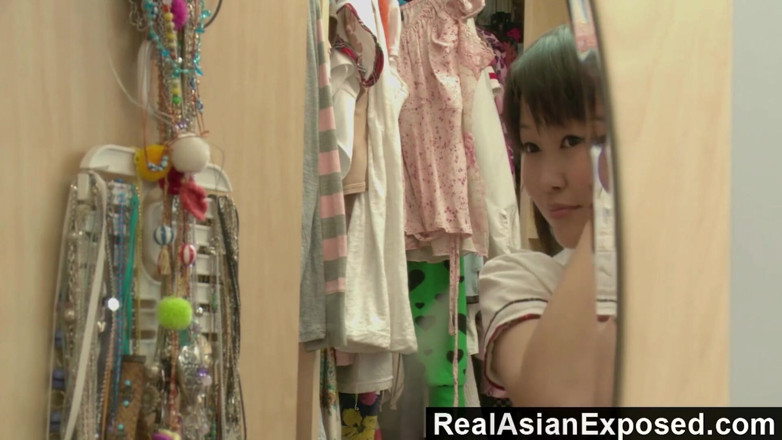 Real Asian Exposed: RealAsianExposed - Lune asiatica mostra il corpo e si masturba