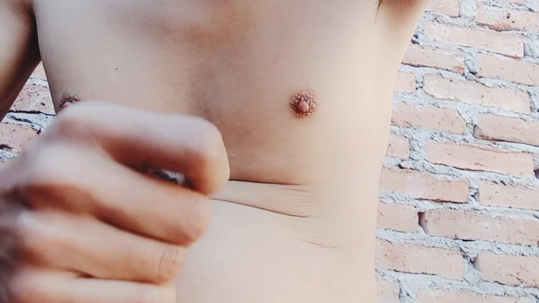 WolfGV: Ragazzo carino si masturba all'aperto