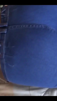 Stiefsohn kann es nicht aushalten, meinen arsch in jeans zu sehen und wir enden am ende sex, ficken und in meine muschi kommen