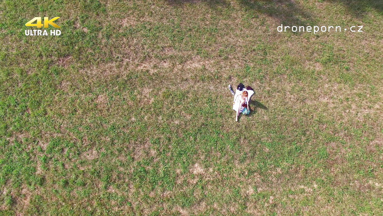 Peaches and Bananas: 나체주의자 클라라 드론에 의해 촬영