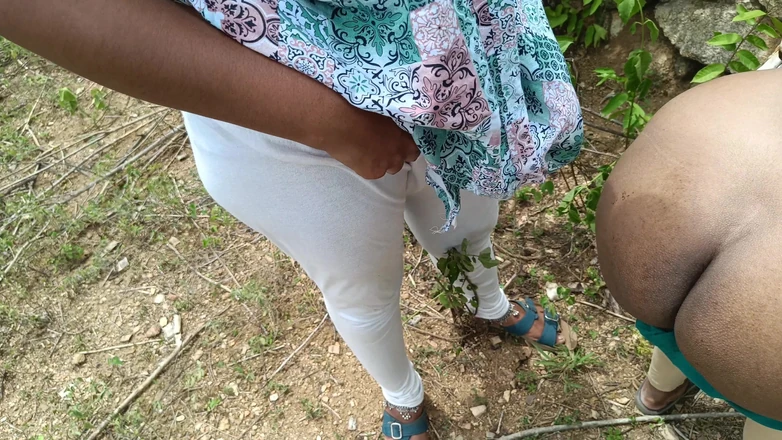 Magilmathi: Lesbian Outdoor