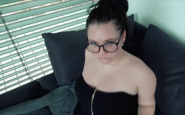 Anja Amelia: Chubby Teen Gets Fucked by Big Dick