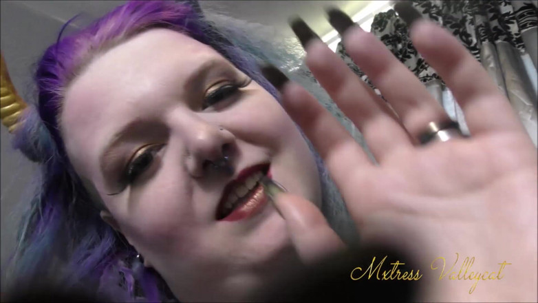 Mxtress Valleycat: Demonic nail tapping