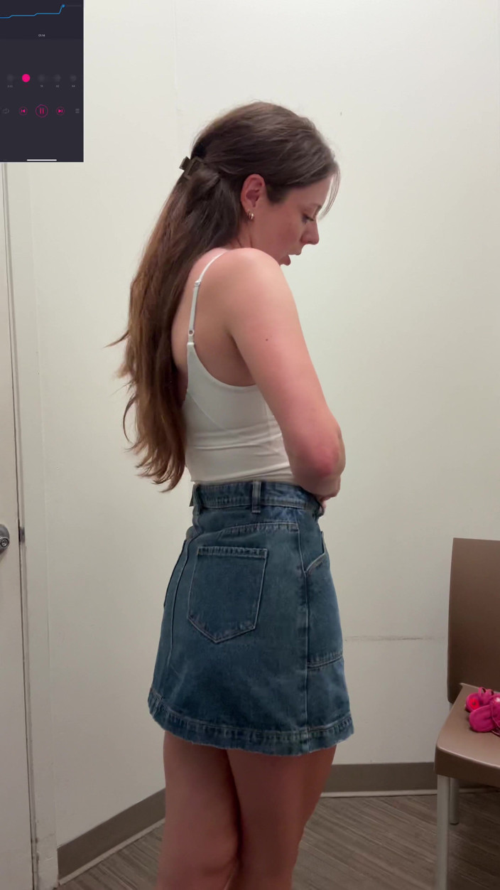 Nadia Foxx: Getting off I Hope No One Hears Me!